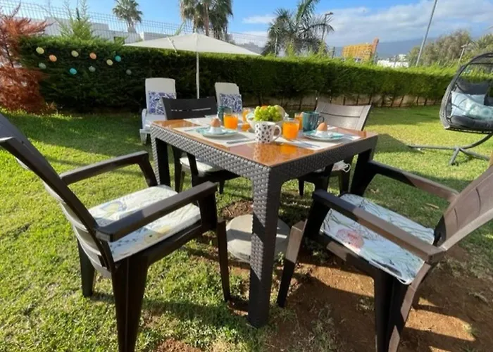 Apartamerica Garden Apartment - 150 Metres From The Beach